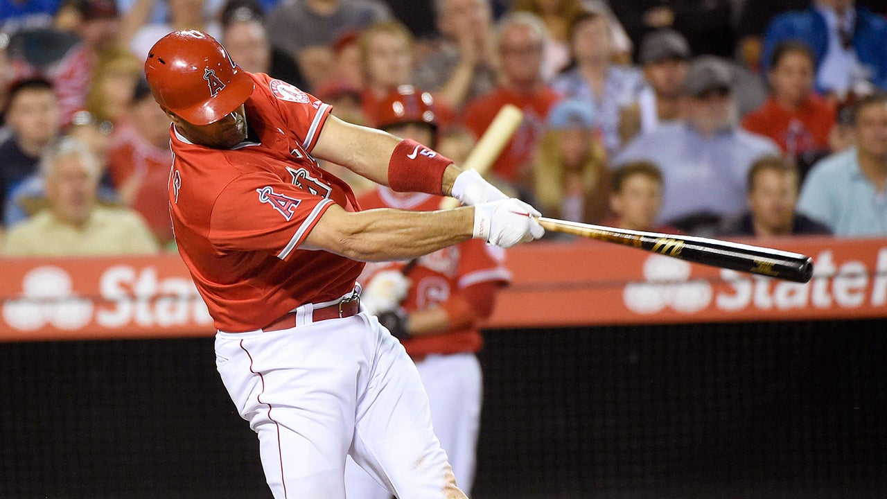 Pujols' two-run HR helps Angels beat Diamondbacks